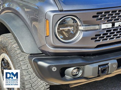 Used 2023 Ford Bronco Badlands image 11