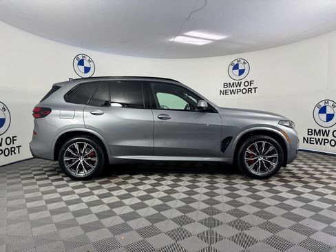 New 2026 BMW X5 xDrive40i w/ M Sport Package AWD/4WD image 5