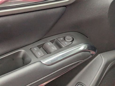 Used 2025 Chevrolet Traverse LT w/ Sun and Wheel Package image 28