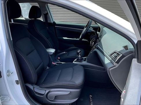 Used 2018 Hyundai Elantra SE FWD image 25