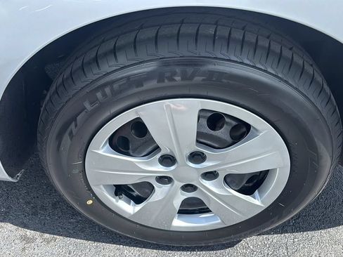 Used 2018 Chevrolet Cruze LS FWD image 29
