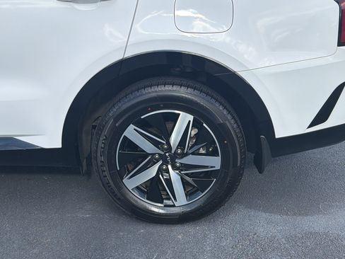 Used 2022 Kia Sorento EX w/ Panoramic Sunroof Package FWD image 35