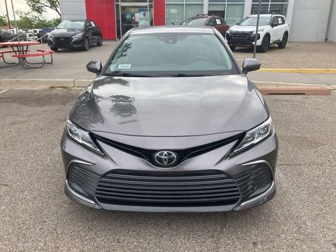 Used 2022 Toyota Camry LE w/ Carpet Mat Package (TMS) FWD image 2