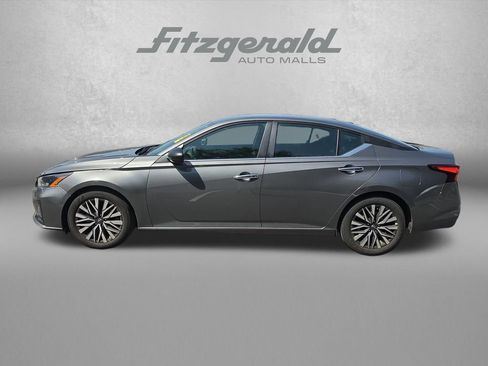 Used 2025 Nissan Altima 2.5 SV FWD image 4