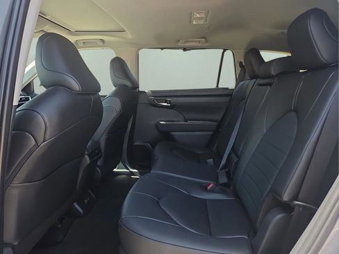New 2026 Toyota Highlander XLE AWD/4WD image 14