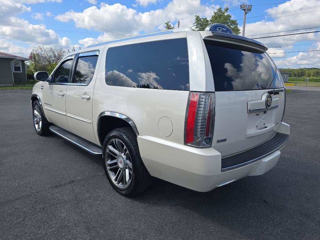 Used 2012 Cadillac Escalade ESV Luxury AWD/4WD image 4