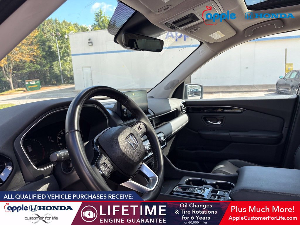 Used 2023 Honda Pilot Touring image 7