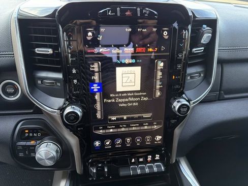 Used 2019 RAM 1500 Laramie AWD/4WD image 32