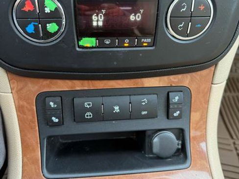 Used 2008 Saturn Outlook XR w/ Premium Trim Package image 22