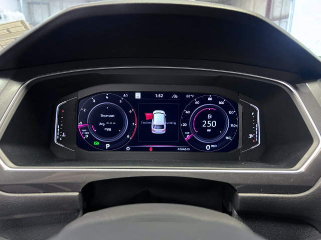 Certified 2022 Volkswagen Tiguan SEL R-Line AWD/4WD image 23