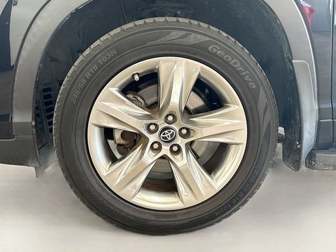 Used 2018 Toyota Highlander Limited FWD image 34
