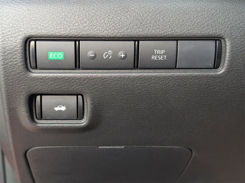 Certified 2025 Nissan Sentra SV image 23