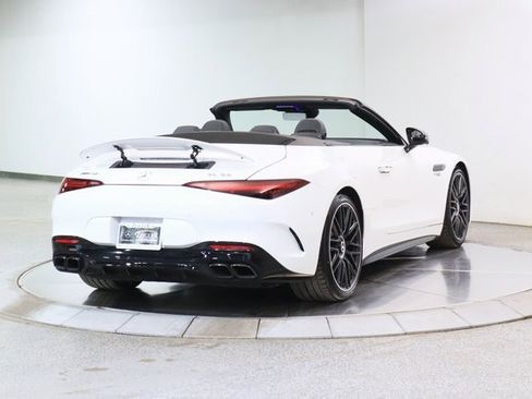 Used 2022 Mercedes-Benz SL 55 AMG 4MATIC w/ Driver Assistance Package image 15