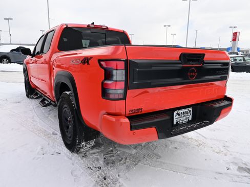 Certified 2025 Nissan Frontier PRO-4X image 8