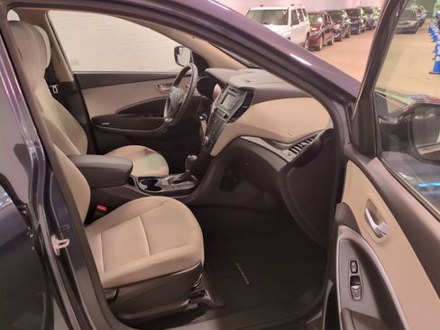 Used 2018 Hyundai Santa Fe Sport image 10