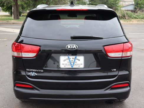 Used 2016 Kia Sorento LX AWD/4WD image 6