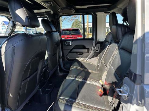 Used 2023 Jeep Wrangler Unlimited Sahara image 10