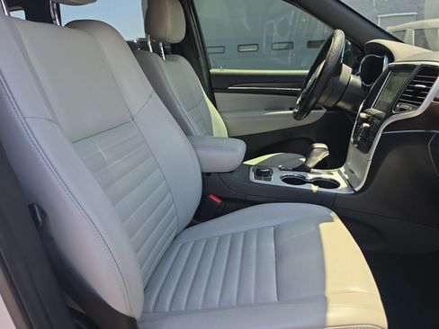 Used 2018 Jeep Grand Cherokee Limited AWD/4WD image 30