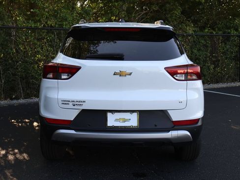 Used 2024 Chevrolet TrailBlazer LT w/ Convenience Package AWD/4WD image 9
