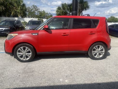 Used 2015 Kia Soul + FWD image 4