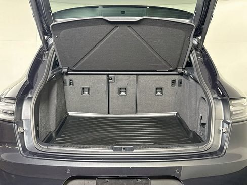 Certified 2021 Porsche Macan S AWD/4WD image 29