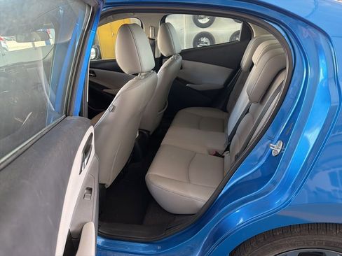 Used 2019 Toyota Yaris XLE image 7