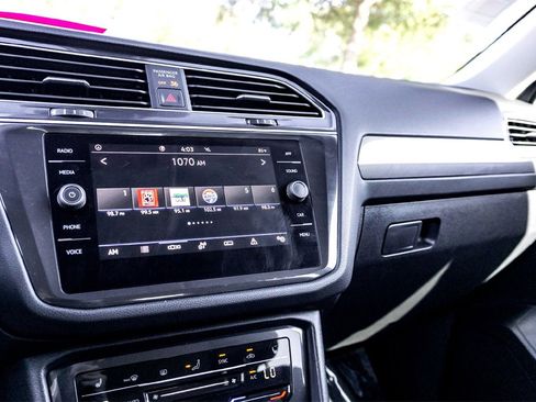 Used 2024 Volkswagen Tiguan SE image 23