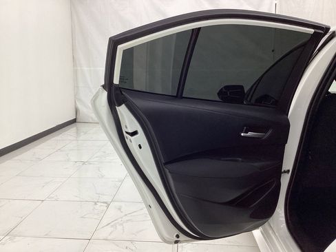 Used 2020 Toyota Corolla LE w/ Carpet Mat Package (TMS) FWD image 22