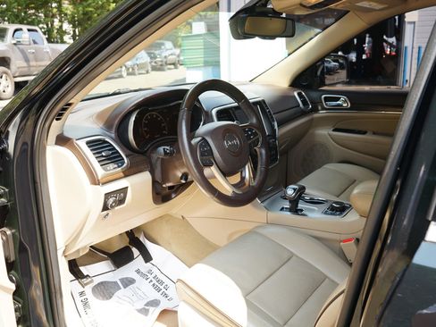 Used 2014 Jeep Grand Cherokee Overland AWD/4WD image 14