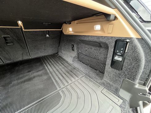 Certified 2024 Land Rover Range Rover SE AWD/4WD image 37