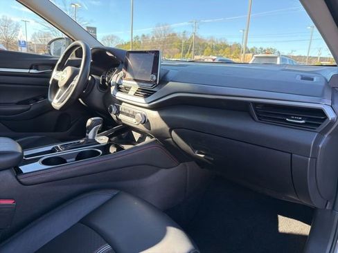 Used 2024 Nissan Altima 2.5 SR image 33