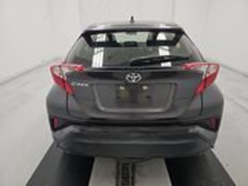 Used 2020 Toyota C-HR LE FWD image 4