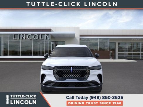 New 2026 Lincoln Nautilus Premier image 6