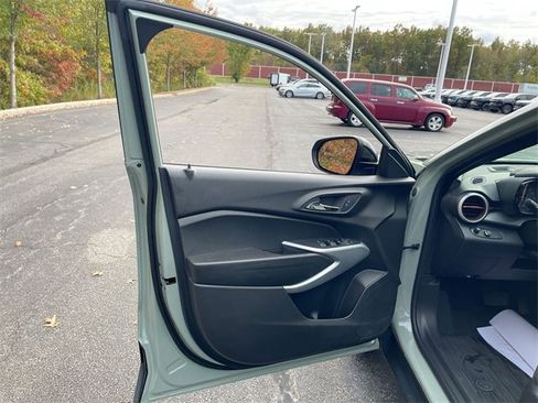 Used 2024 Chevrolet Trax RS image 20