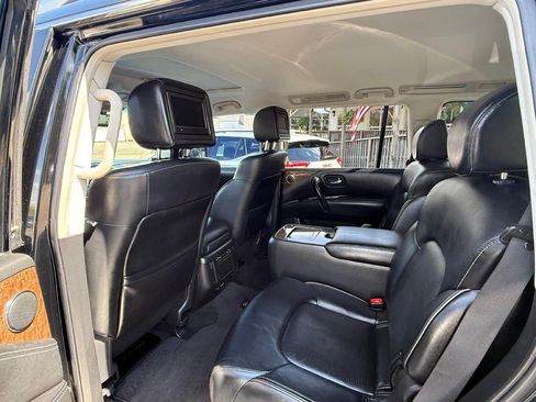 Used 2017 INFINITI QX80 4WD w/ Driver Assistance Package image 7
