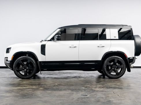 Used 2023 Land Rover Defender 110 X-Dynamic SE AWD/4WD image 9