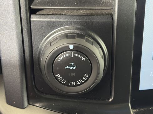 Used 2024 Ford F150 XLT image 24