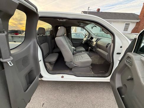 Used 2018 Nissan Frontier S image 31