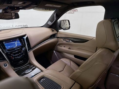 Used 2019 Cadillac Escalade Platinum image 27