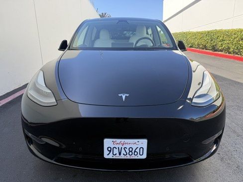 Used 2022 Tesla Model Y Long Range AWD/4WD image 6