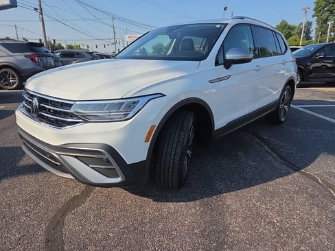 Used 2024 Volkswagen Tiguan Wolfsburg Edition AWD/4WD image 3