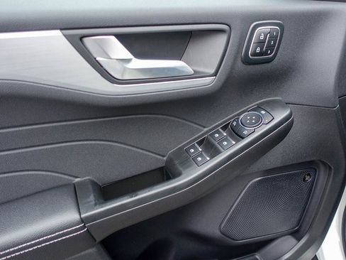 Used 2024 Ford Escape SE w/ PHEV Premium Package image 23