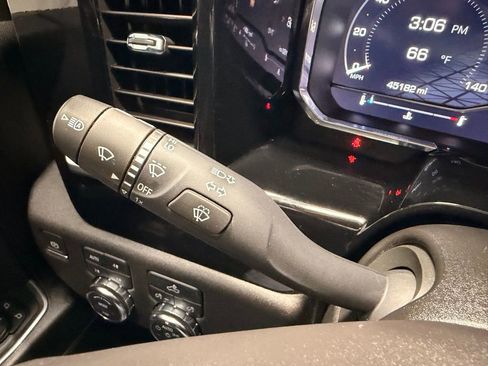 Used 2024 GMC Sierra 1500 Elevation image 35