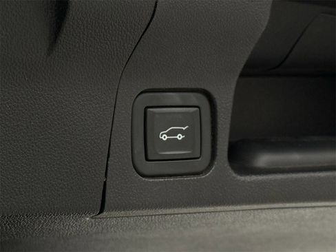 Used 2020 GMC Acadia SLE w/ Driver Convenience Package image 24