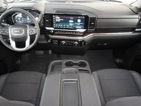 Used 2024 GMC Sierra 1500 SLE image 30
