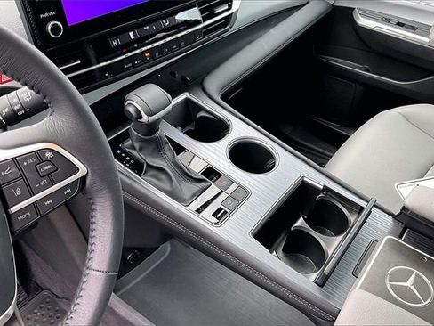 Used 2025 Toyota Sienna XLE image 15