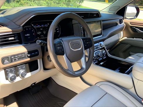 Used 2021 GMC Yukon Denali AWD/4WD image 15