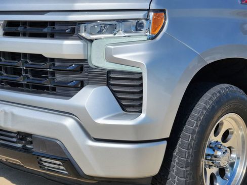 Used 2022 Chevrolet Silverado 1500 RST AWD/4WD image 5