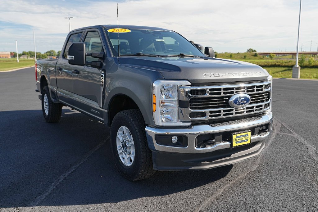 Used 2025 Ford F250 XLT AWD/4WD image 5