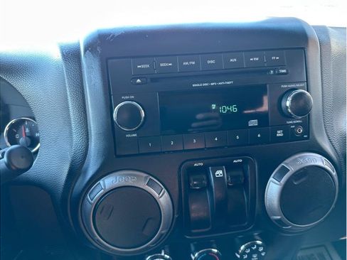 Used 2018 Jeep Wrangler Sport AWD/4WD image 21